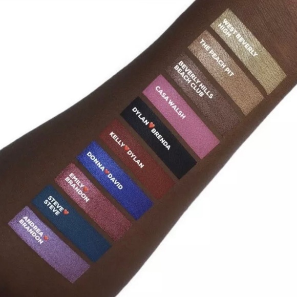 A Rare Beverly Hill 90210 Eye Shadow Palette that is hard to find! - Picture 5 of 5